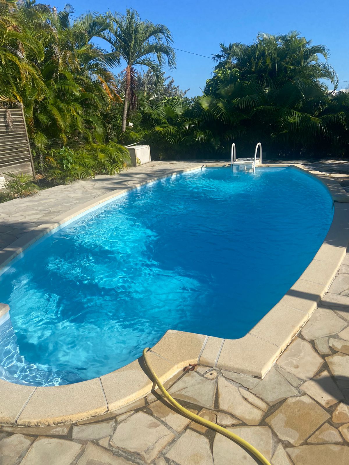 première image du carroussel piscine en guadeloupe