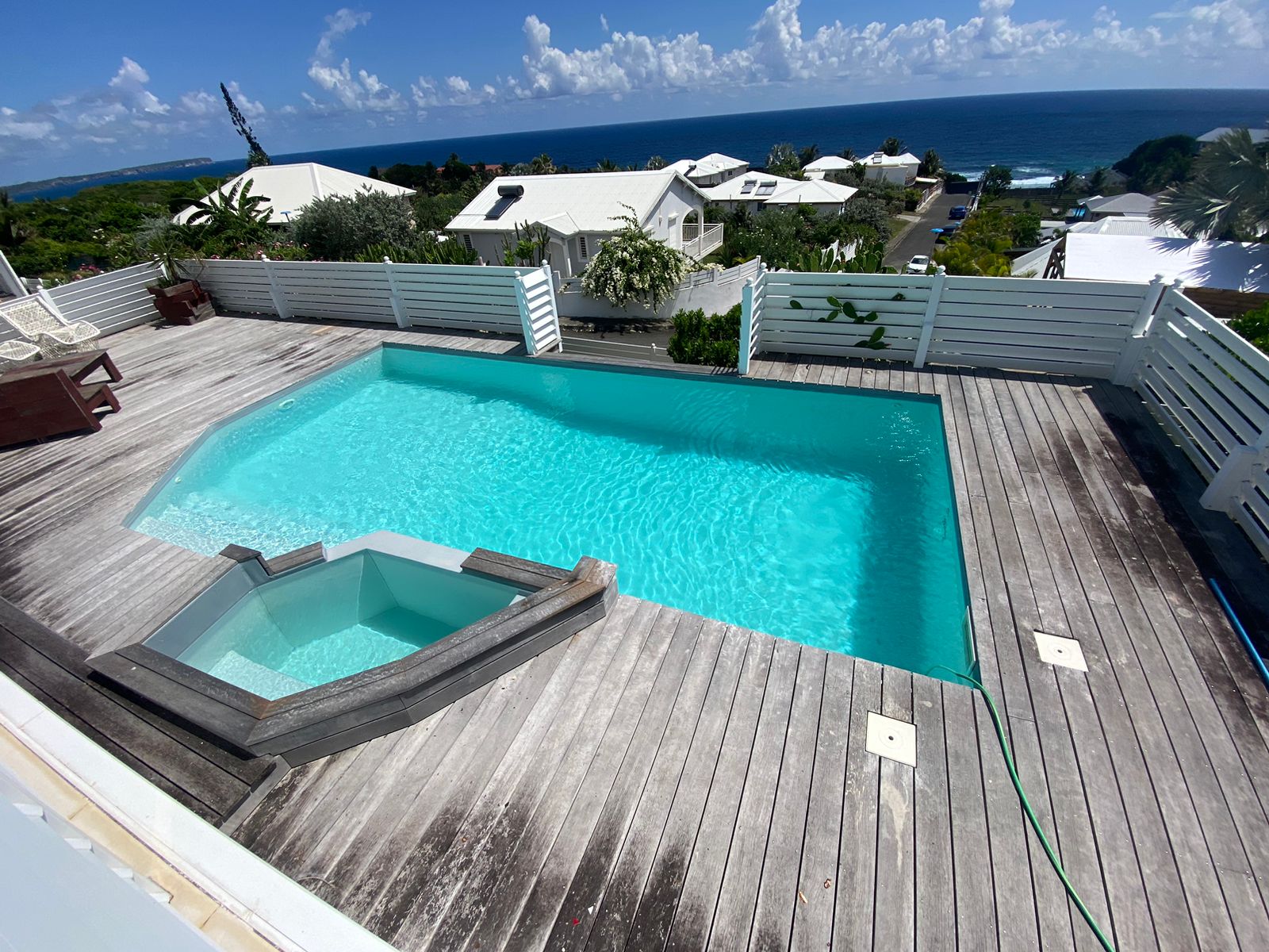 deuxième image du carroussel piscine en guadeloupe