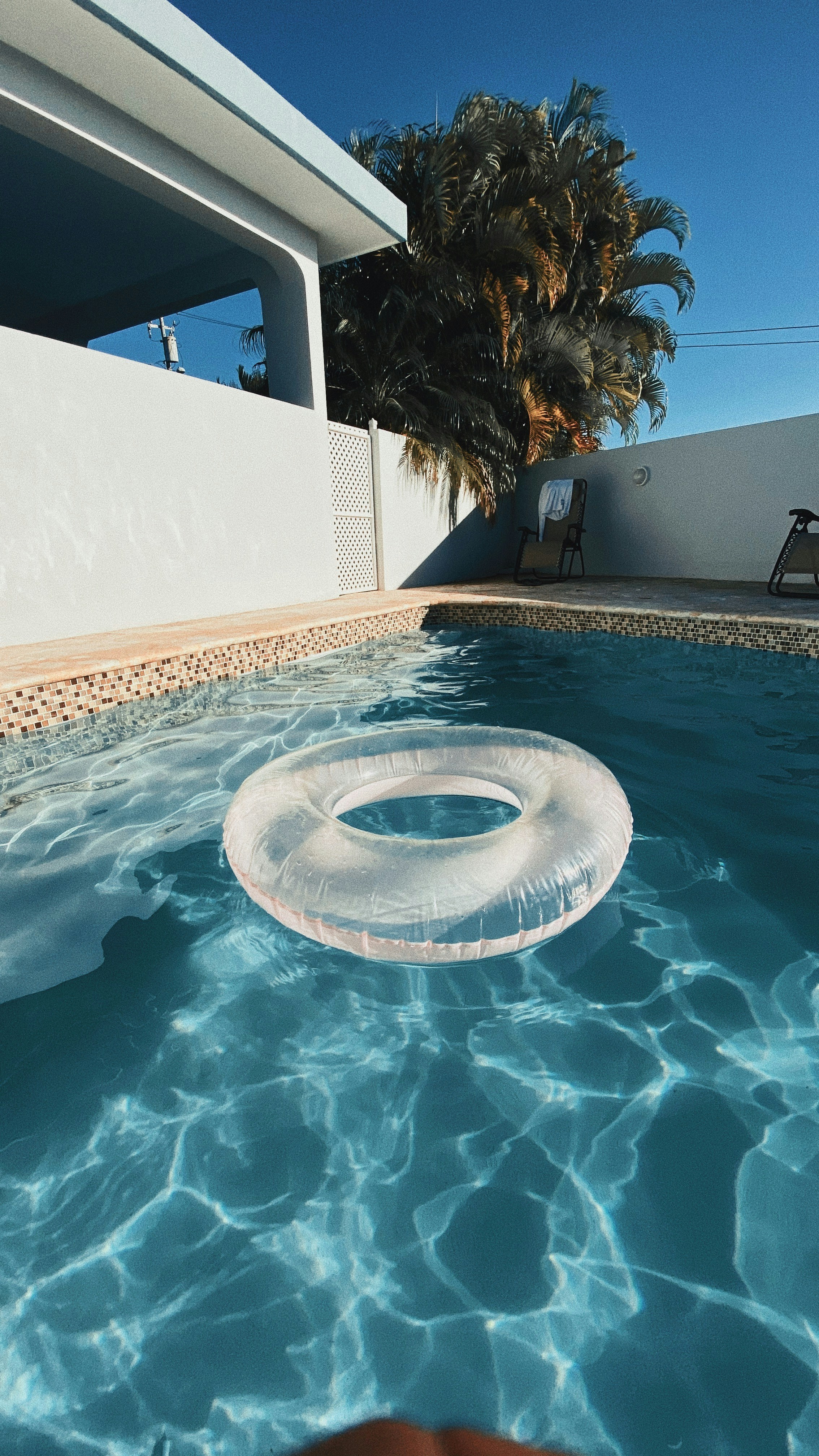 image d'illustration d'une piscine entretenu en guadeloupe par KYP Piscine